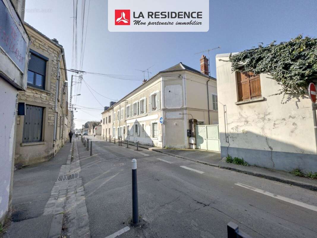 Appartement à LES MUREAUX