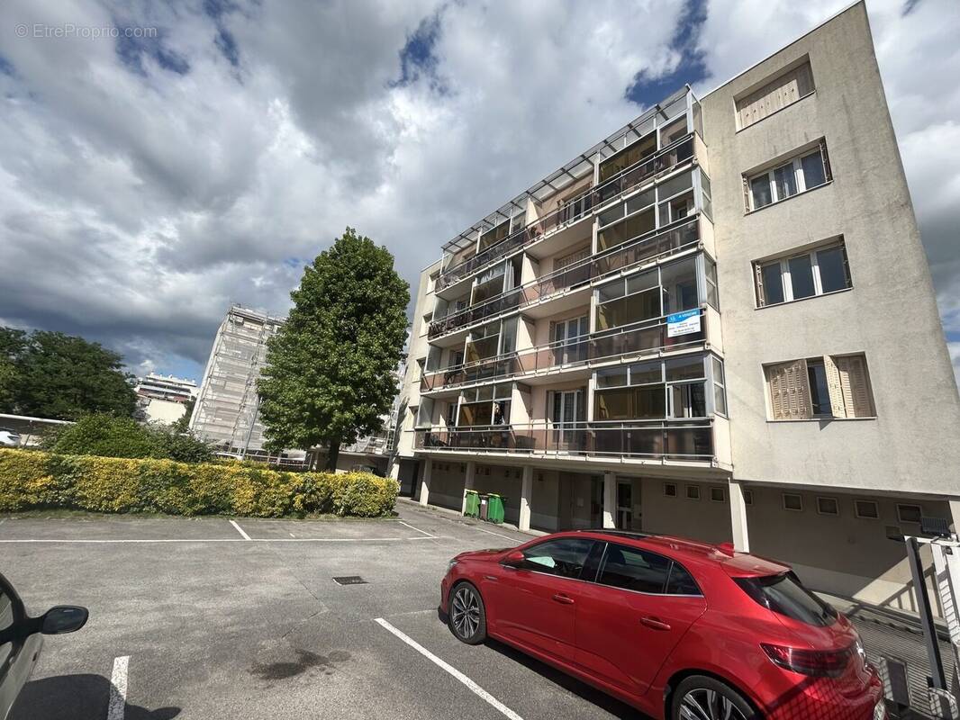 Appartement à SAINT-MARTIN-D&#039;HERES