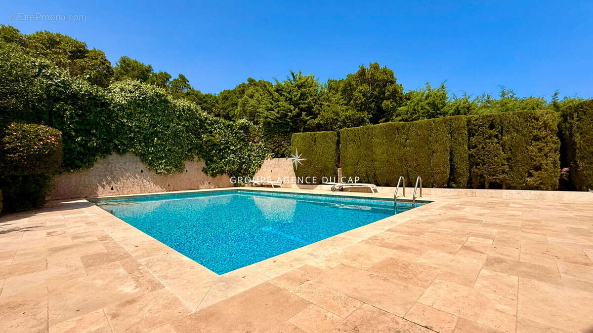 Villa vue mer panoramique 5 chambres piscine grand sous sol double garage - photo 11