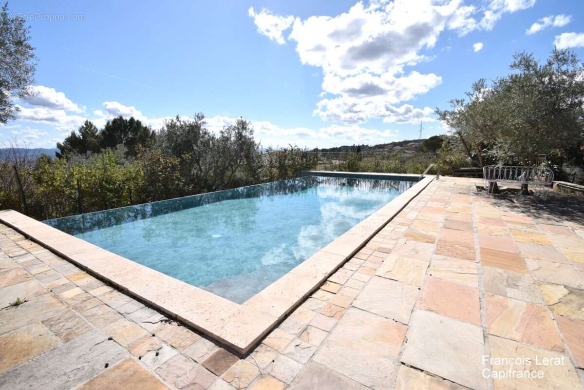 Maison à vendre 7 pièces MANOSQUE (04) - Quartier La Rochette - 169 m² habitable - 4 chambres - Piscine - Garage - 647 000 € hon - photo 18