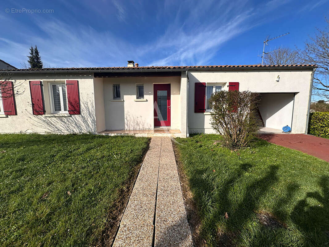 Maison à SAINTES