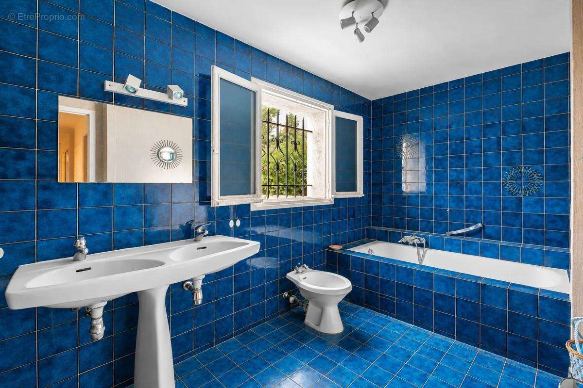 Grande Maison 6P avec Potentiel à Saint-Laurent-du-Var - photo 13