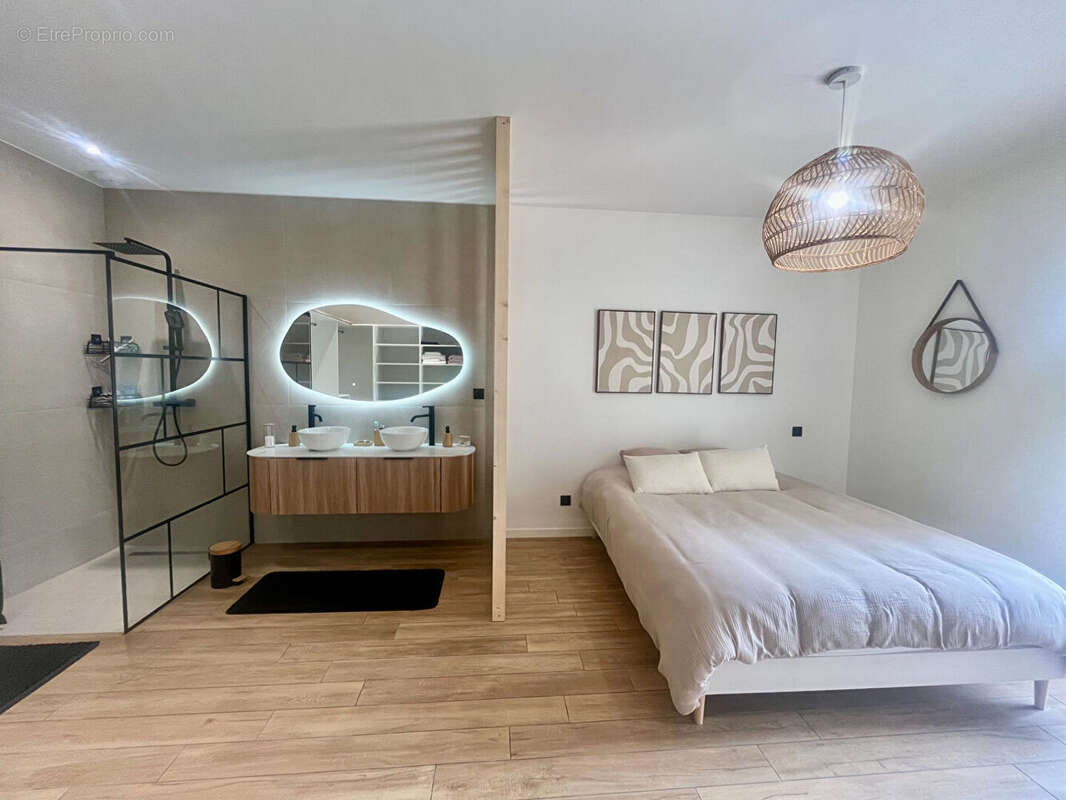 Maison à SAINT-SORLIN-EN-VALLOIRE