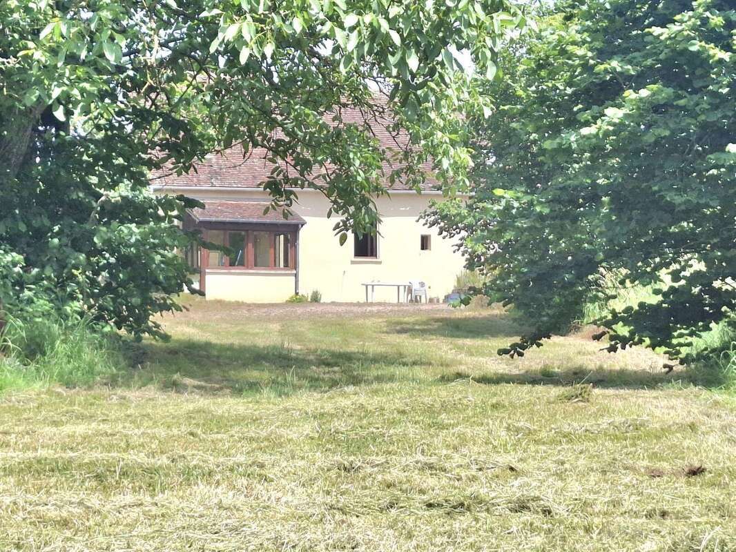 Maison à JUILLE