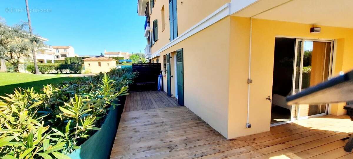 Appartement à MANDELIEU-LA-NAPOULE