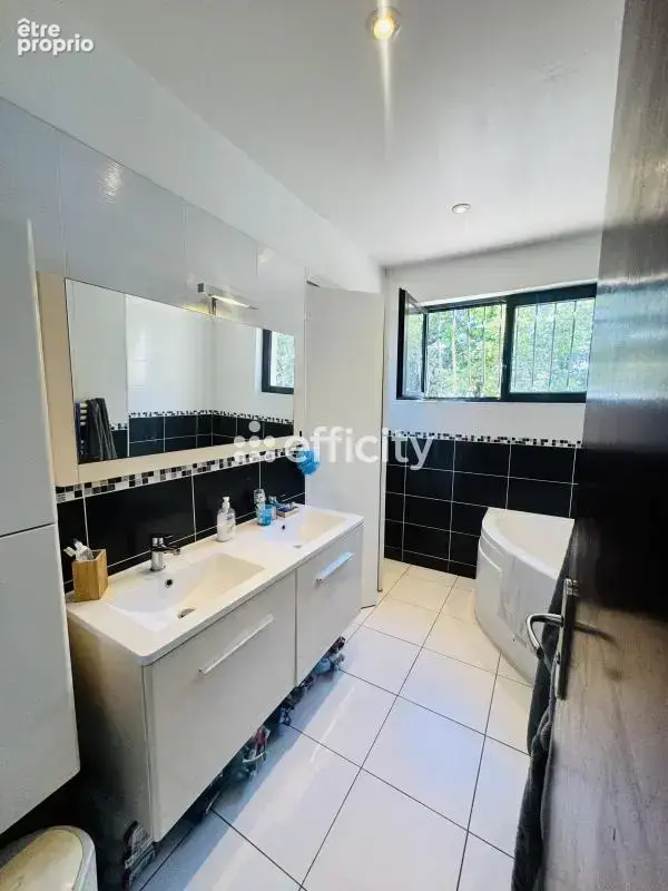 Appartement 4 pièces 86 m² à vendre à Berre-Les-Alpes (06390) - photo 10