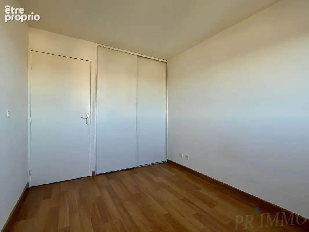 À vendre   appartement 2 pièces avec terrasse, parking et cave - photo 5