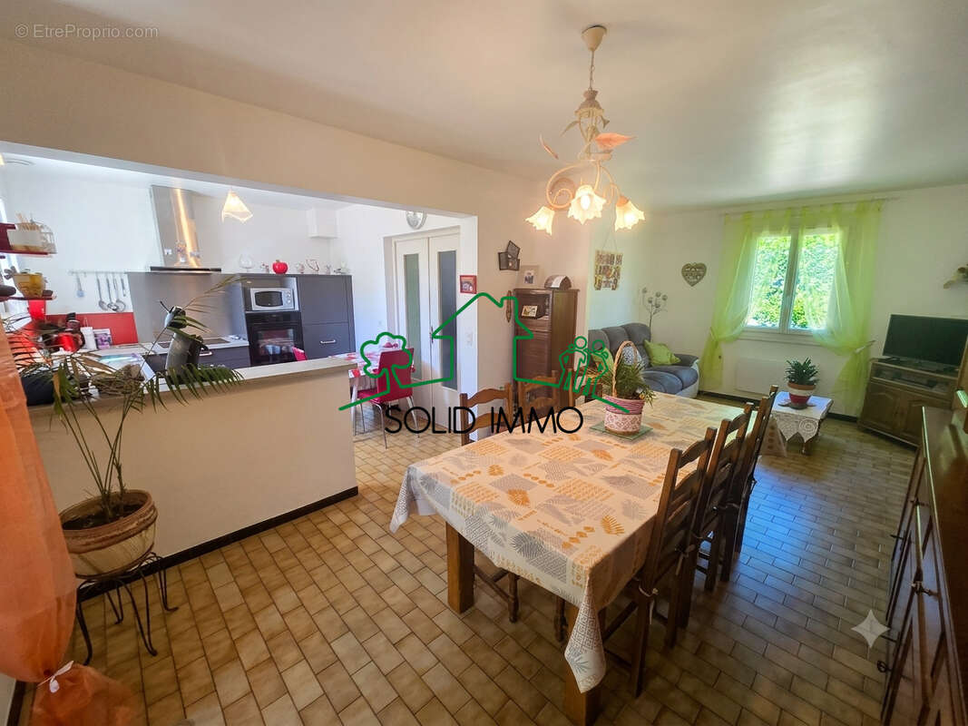 Charmante villa de plain-pied avec jardin verdoyant et double garage - photo 3