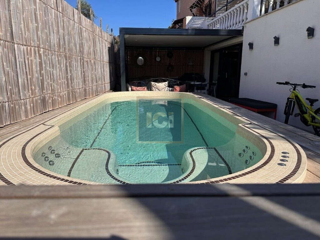Appartement à GRIMAUD