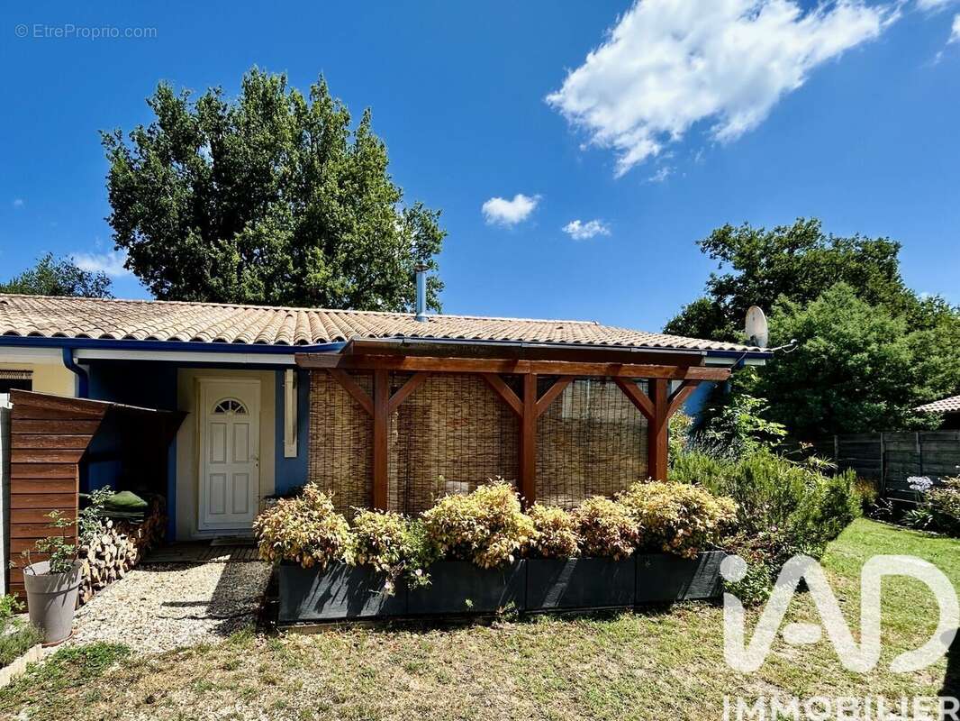 Photo 2 - Maison à VENDAYS-MONTALIVET