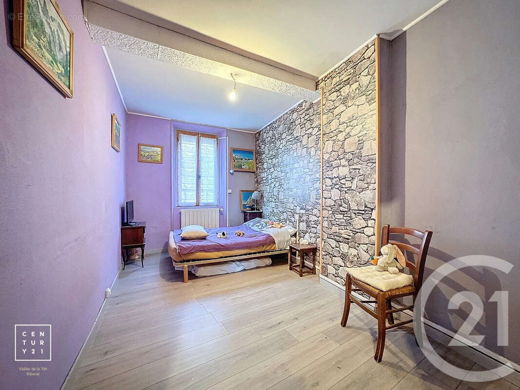 Maison à LATOUR-DE-FRANCE