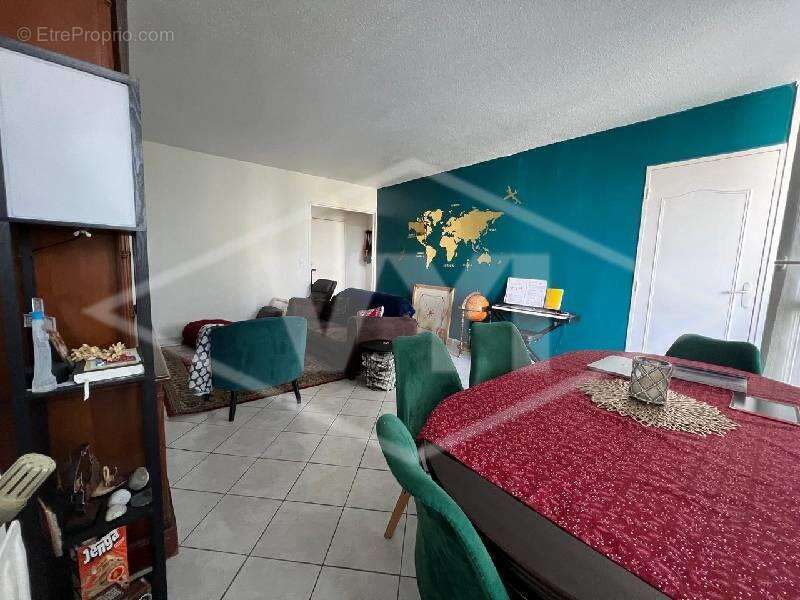 Appartement à QUINCY-SOUS-SENART