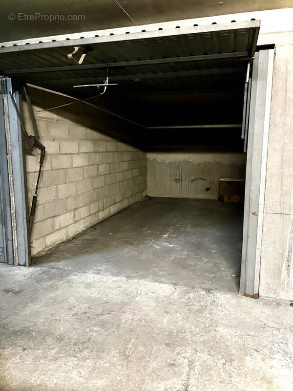 Parking à PARIS-19E