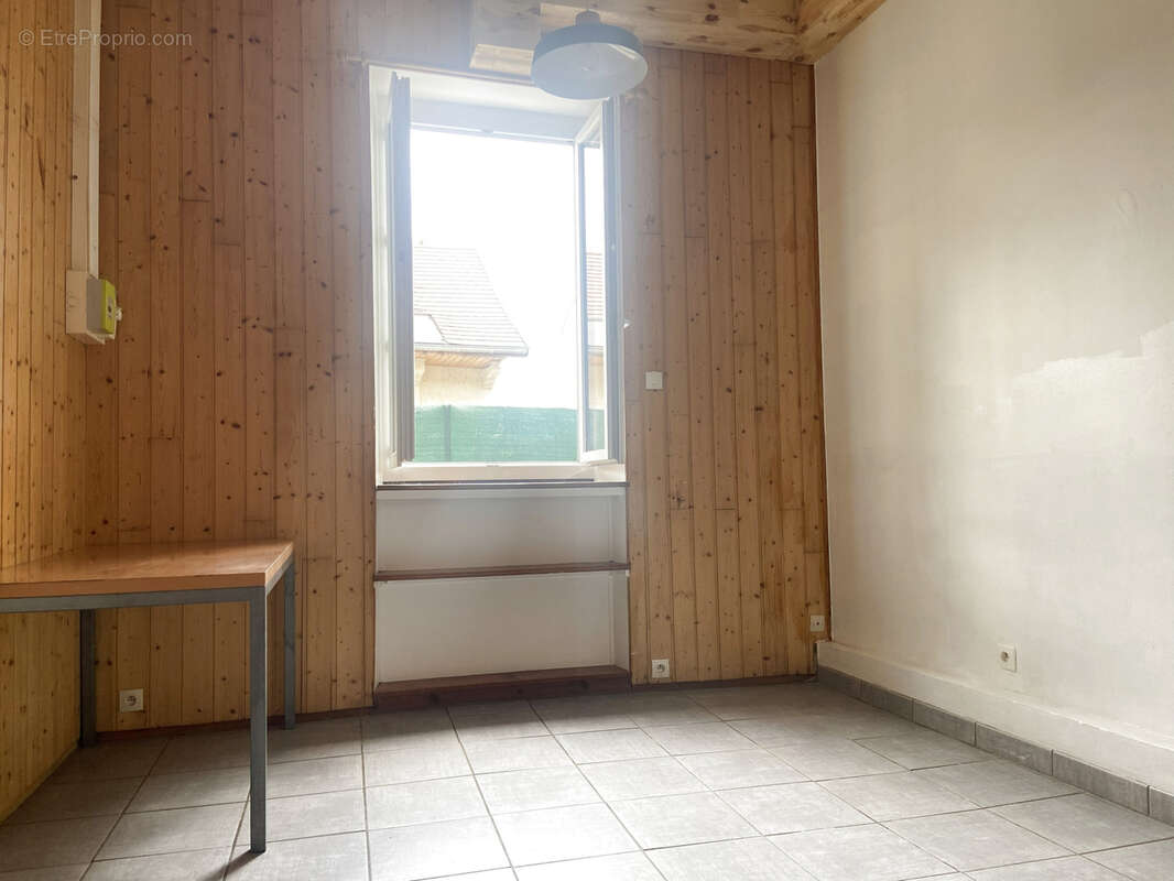 Appartement à YENNE