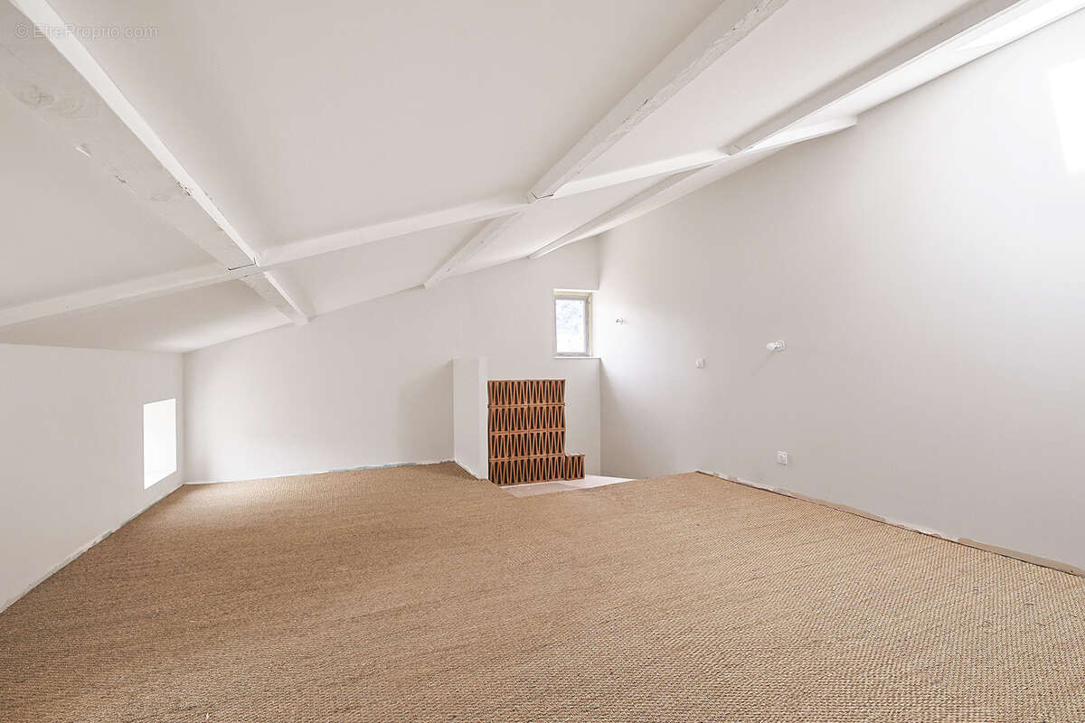 Maison à COLLOBRIERES