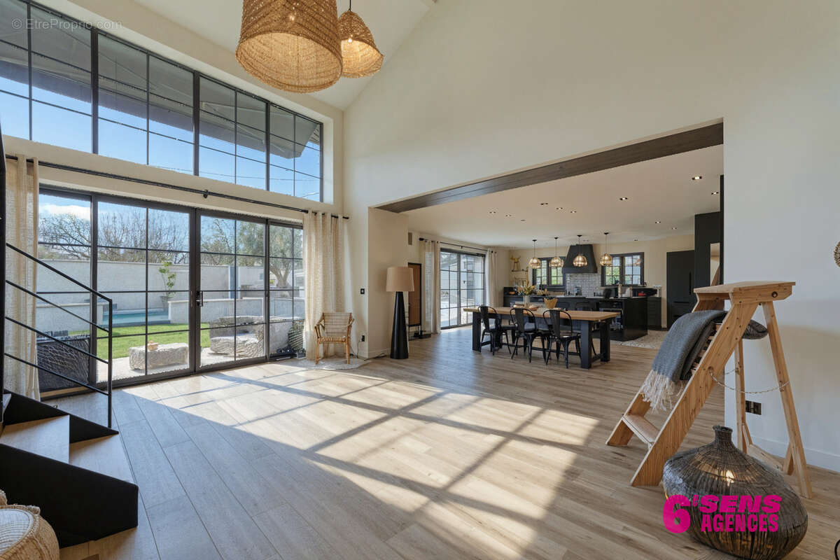 Maison à SAINT-BONNET-DE-MURE