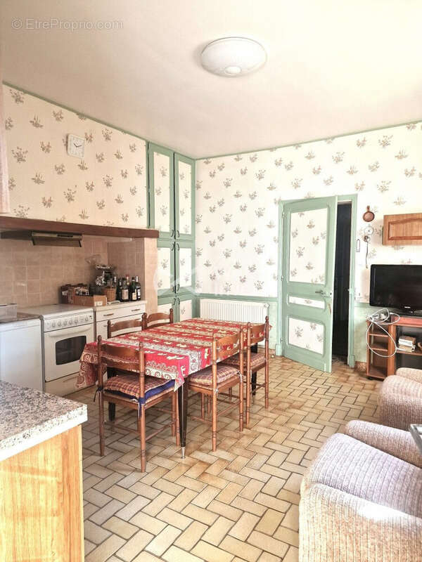 Maison 235 m² à Moissac  - photo 4