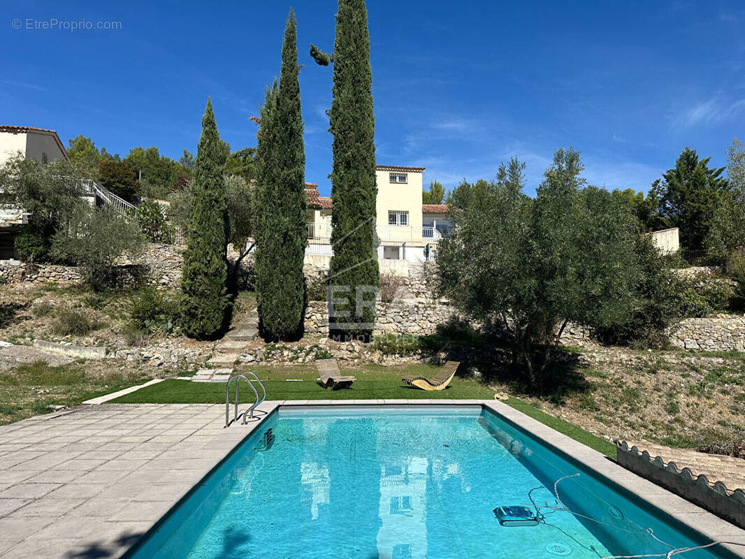 Maison à SAINT-MAXIMIN-LA-SAINTE-BAUME
