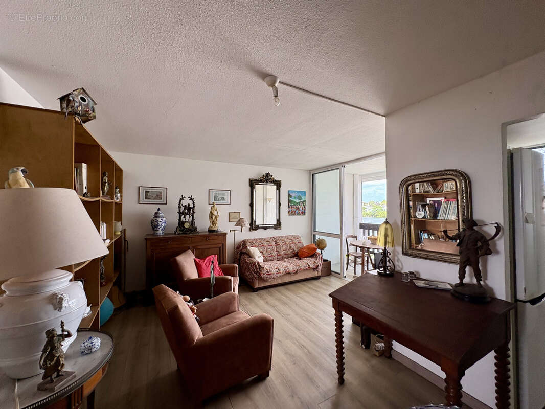 Appartement à POINTE-A-PITRE