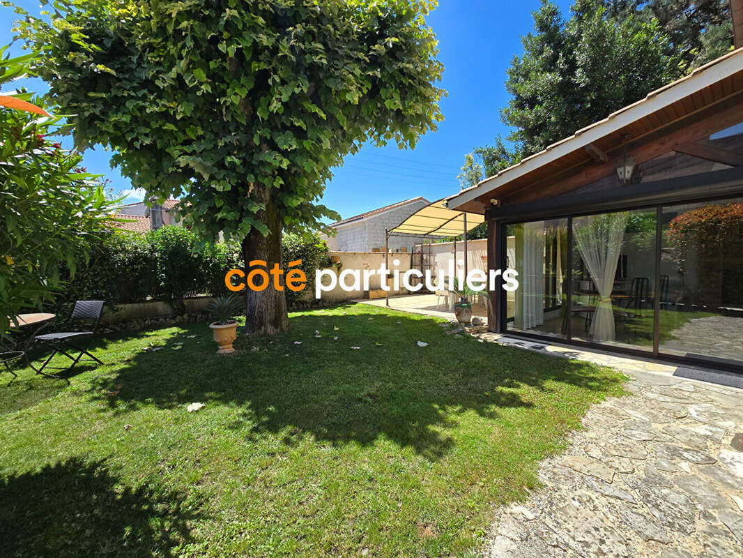 Maison 4 chambres jardin et double garage - photo 4