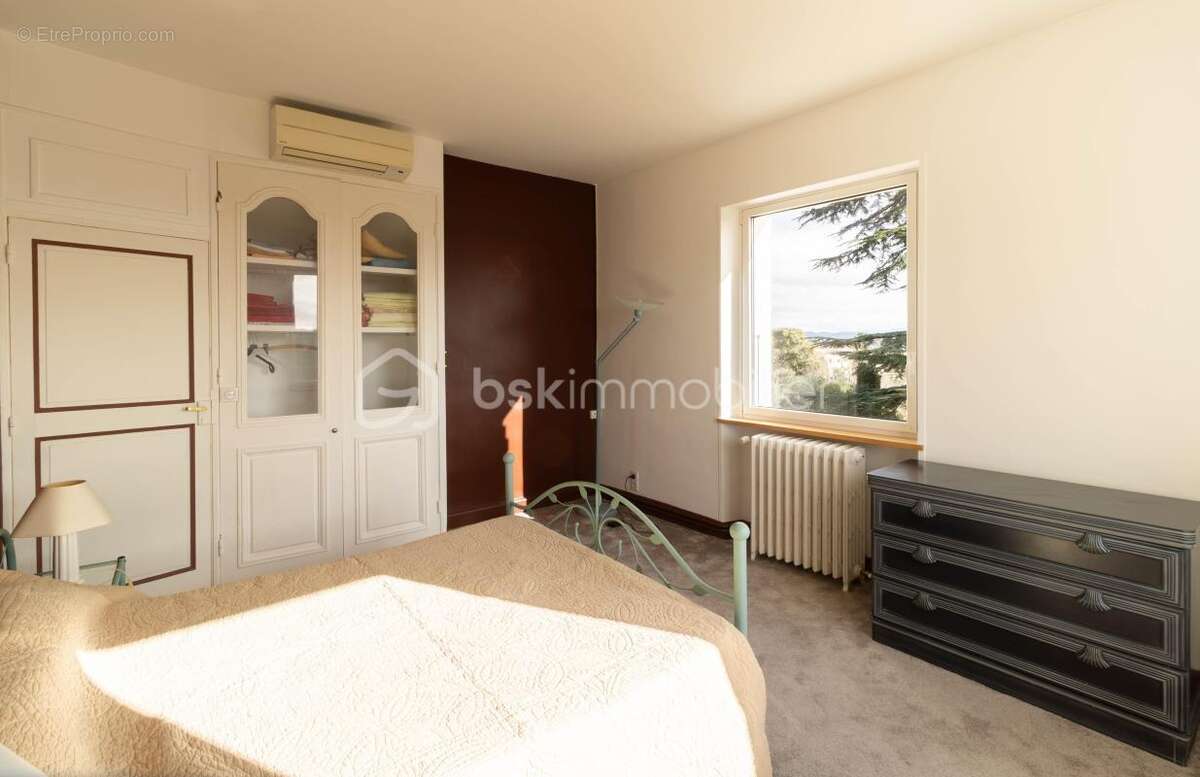 Demeure de caractère avec ascenseur, dépendances et terrain piscinable - photo 16