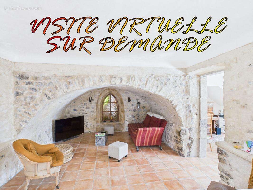 Maison à ALBA-LA-ROMAINE