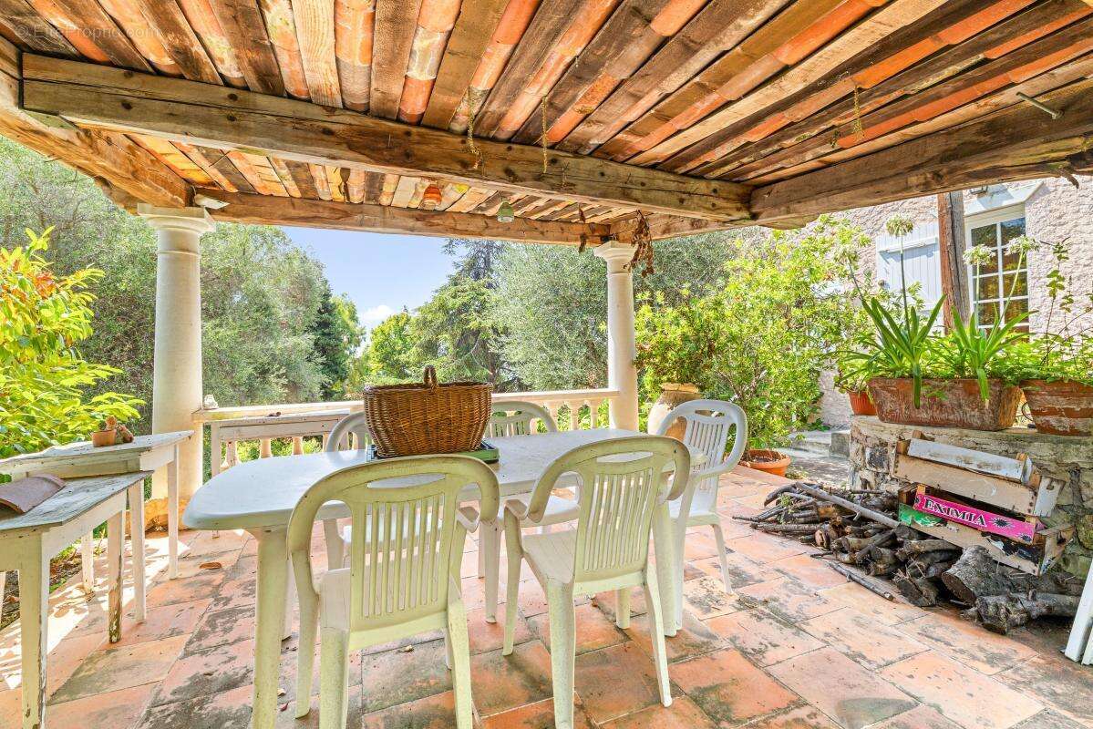 Nice gairaut – villa provençale avec vue mer, piscine, terrain de 2 000 m² et garage de 100 m² - photo 25