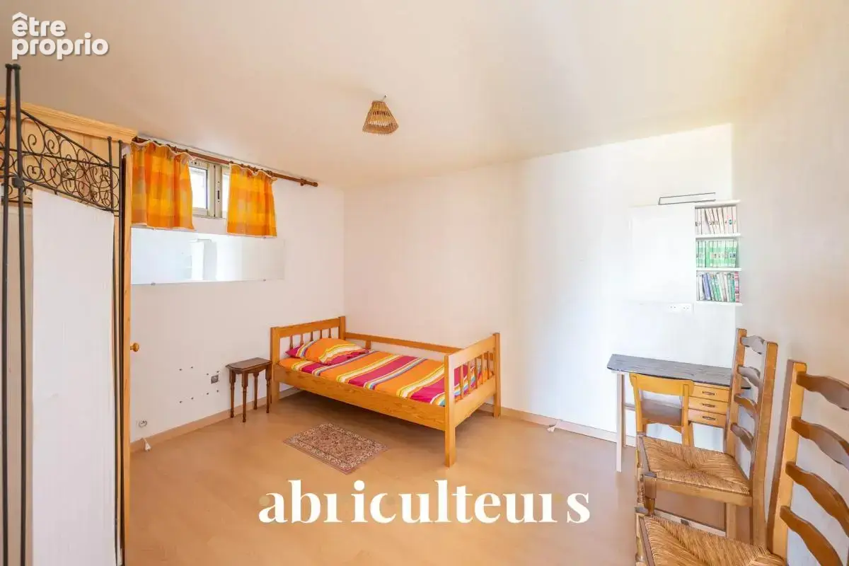 Maison familiale à fort potentiel de 150 m² – Vue panoramique – Piscine et jardin arboré – Seillans - photo 16