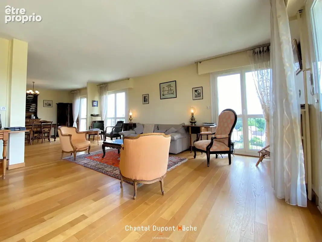 CHARTRES BORDS DE L'EURE - Appartement familial de 112 m2, 2/3 chambres, vue imprenable, parking et cave. - photo 8