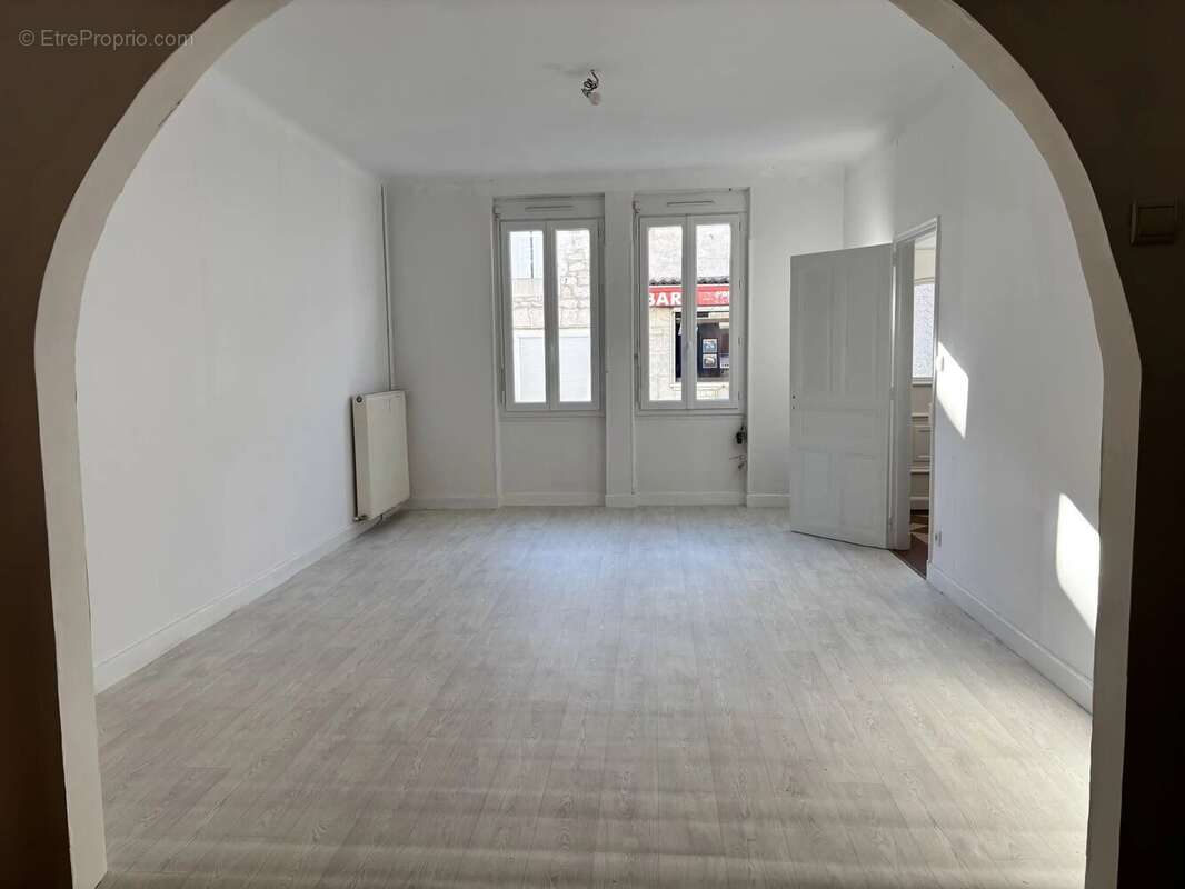 Maison à MONTAIGU-DE-QUERCY