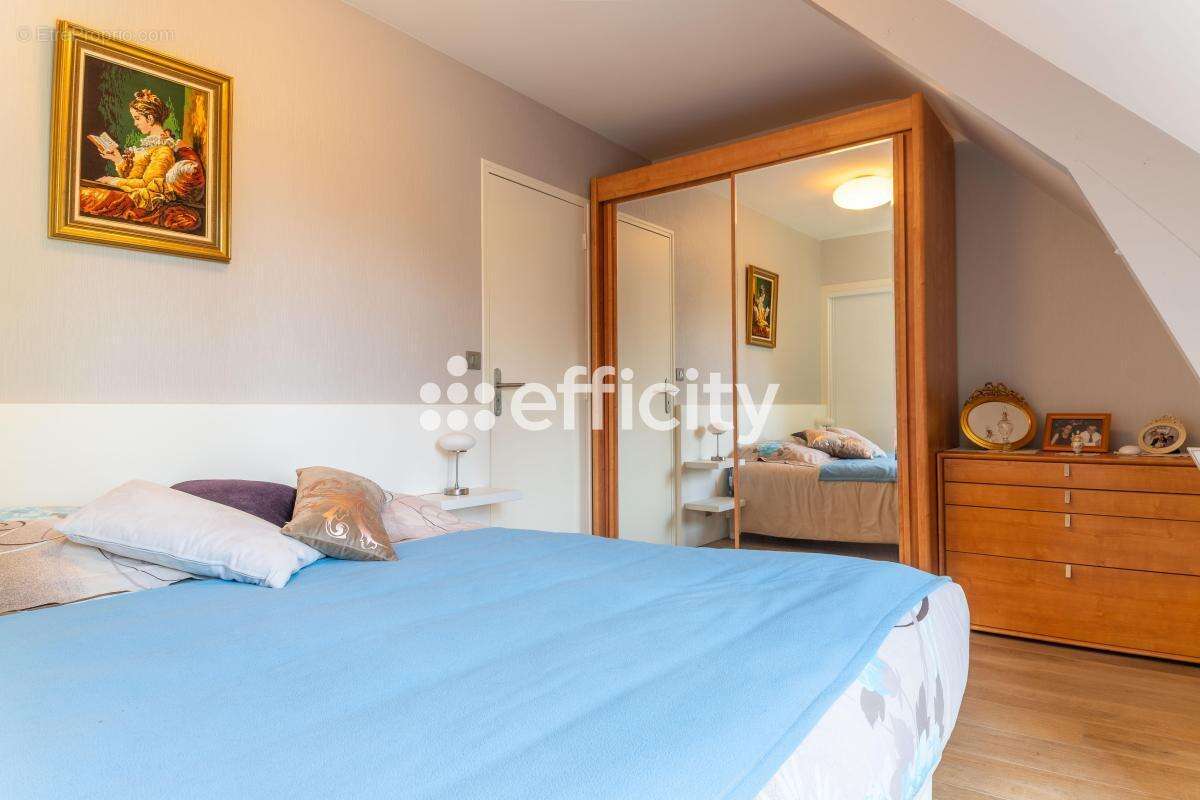 Maison à SAINT-ETIENNE-DE-MONTLUC