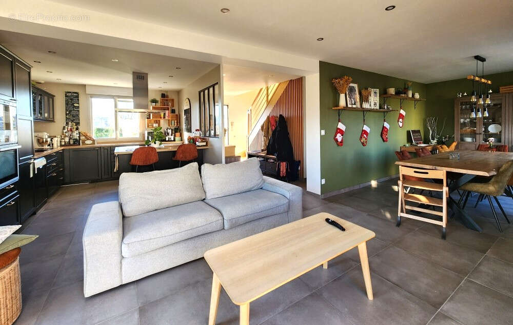 Maison à GARCELLES-SECQUEVILLE