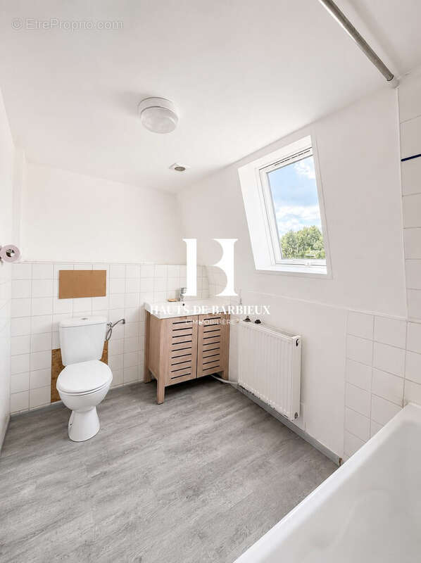 Maison 56 m² à Roubaix  - photo 9