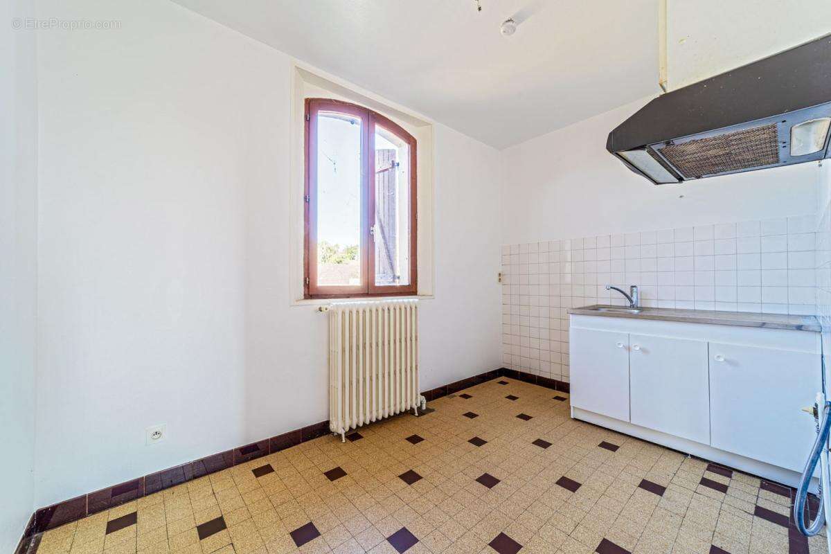 Deux maisons - 158 m² - Vernou-la-Celle-sur-Seine (77) - photo 8