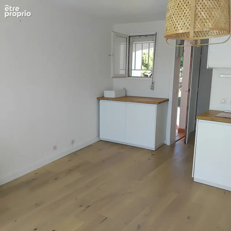 Produit rare avec vue incroyable sur une grande pelouse et canal - photo 8