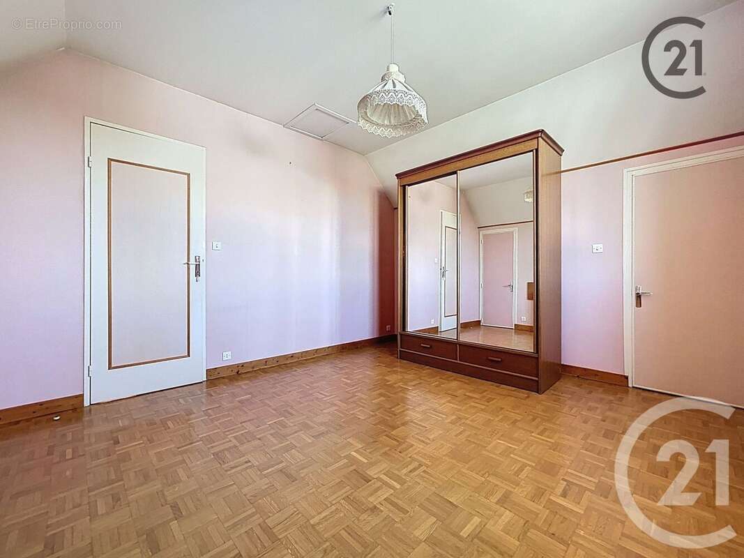 Maison à SAINT-GERMAIN-LAVAL