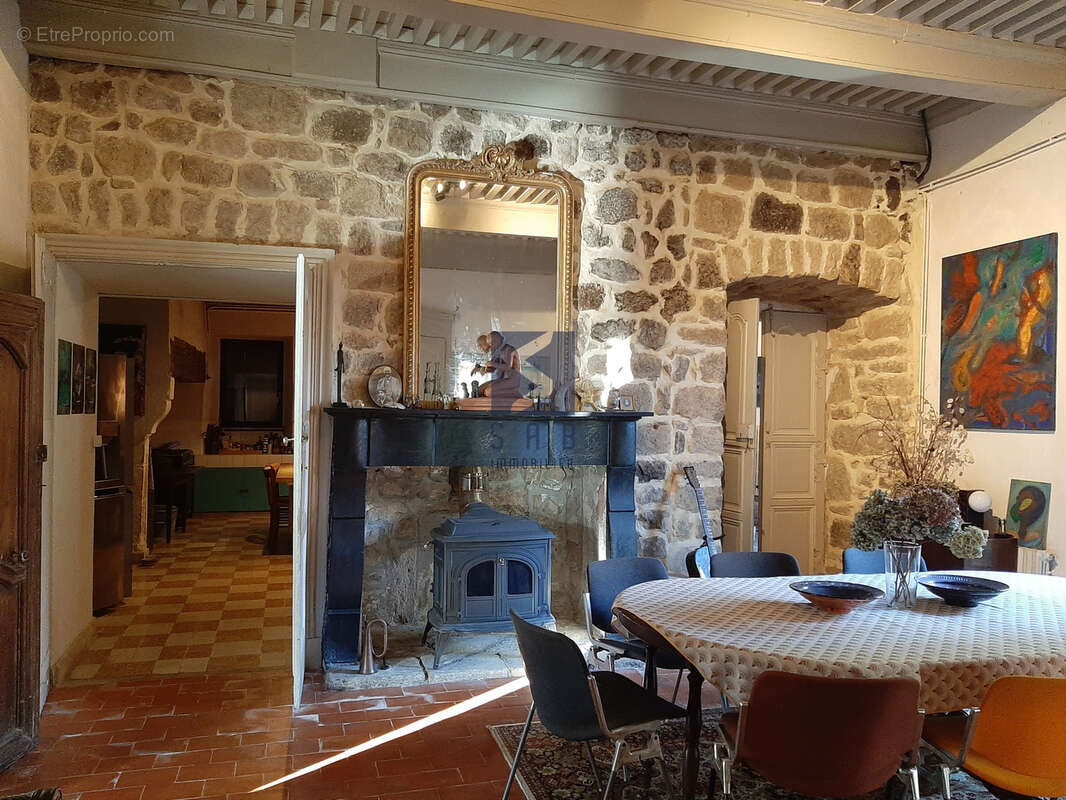 Maison à MARCOLS-LES-EAUX