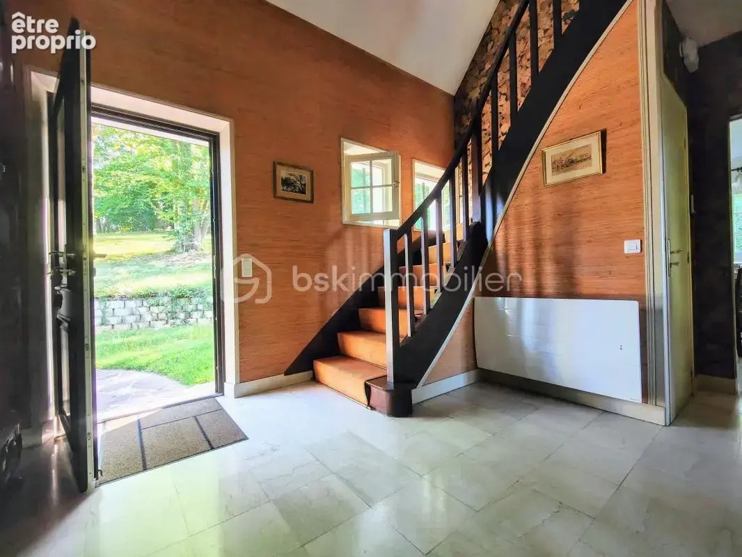 Maison d'exception dans un parc boisé privé avec tennis - photo 14