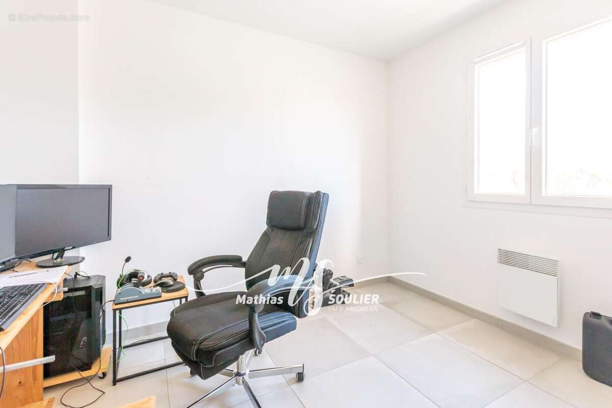 Photo 8 - Maison à LE PUY-SAINTE-REPARADE