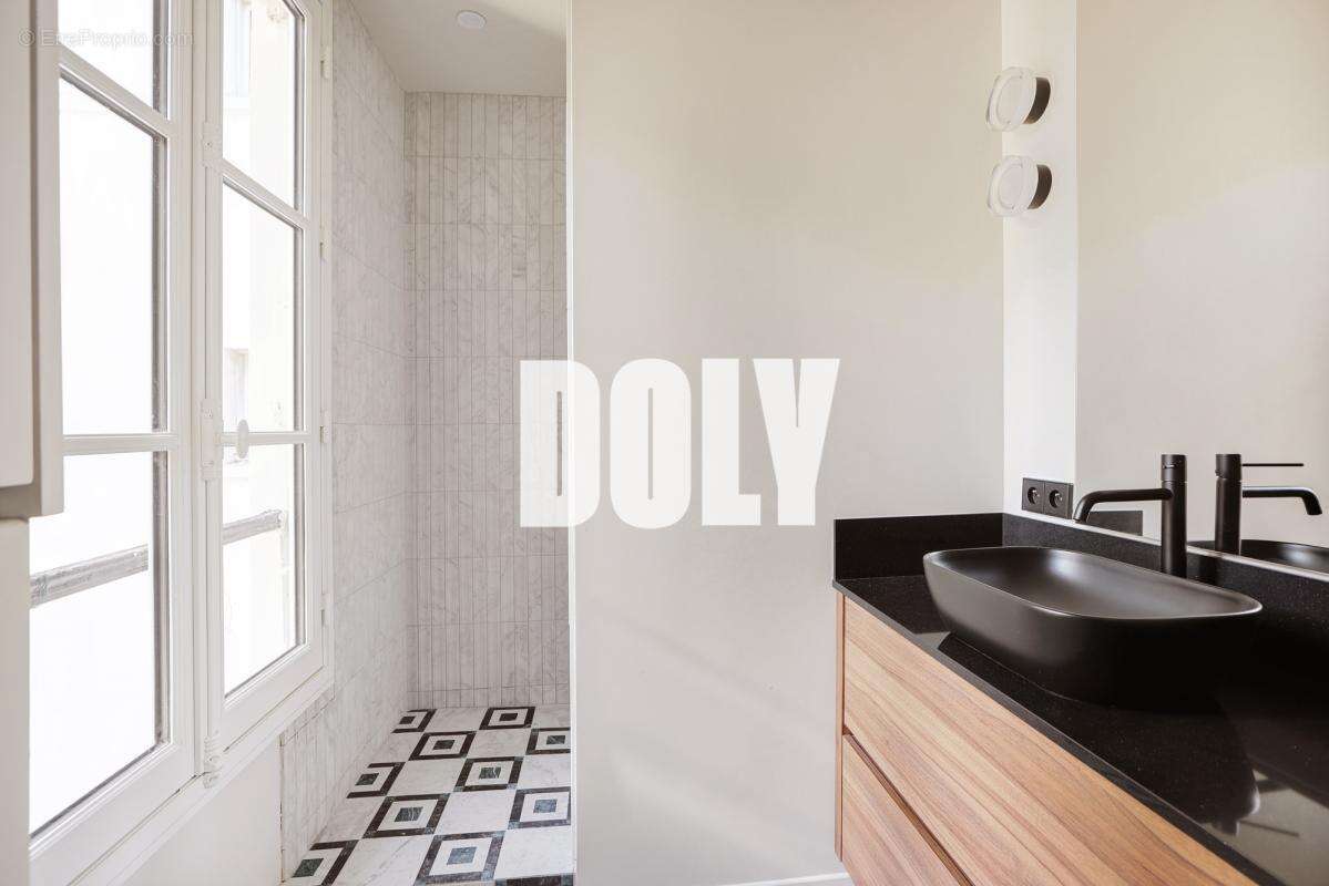 Appartement à PARIS-6E