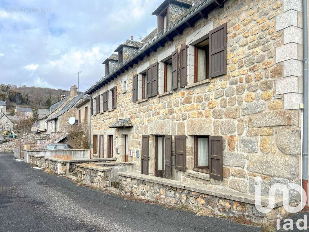 Photo 2 - Appartement à SAINT-REMY-DE-CHAUDES-AIGUES