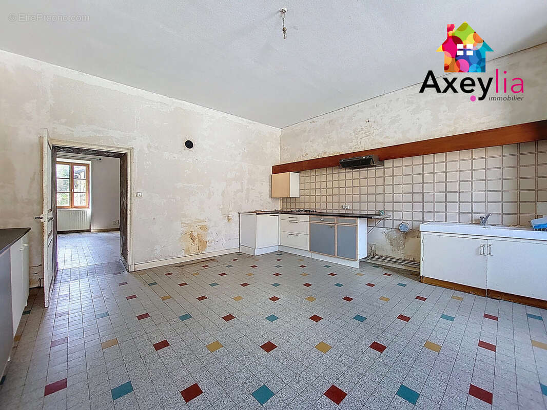 Maison à LA PACAUDIERE