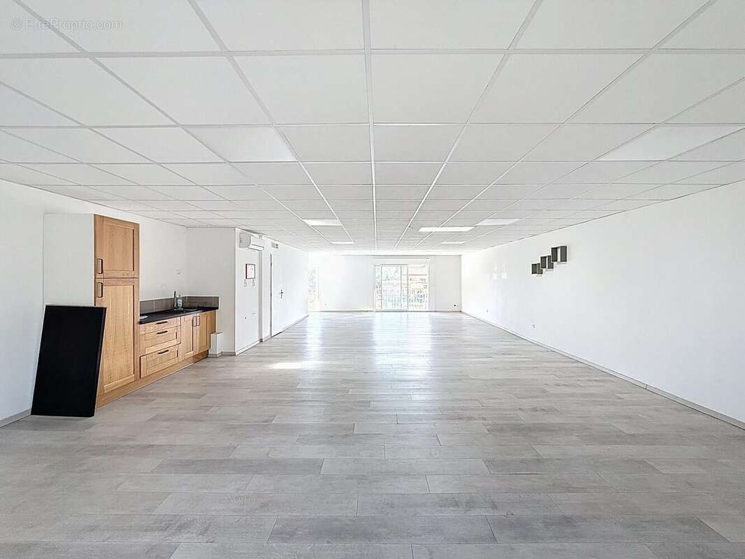 Photo 5 - Commerce à PUGET-SUR-ARGENS