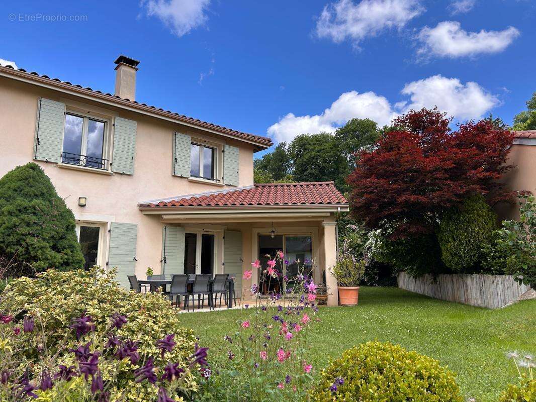 Maison à FONTAINES-SAINT-MARTIN