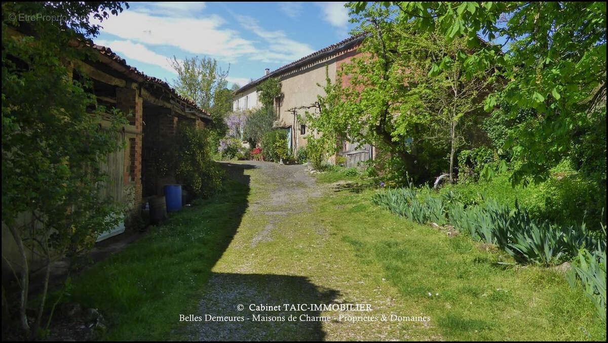 Maison à REALMONT