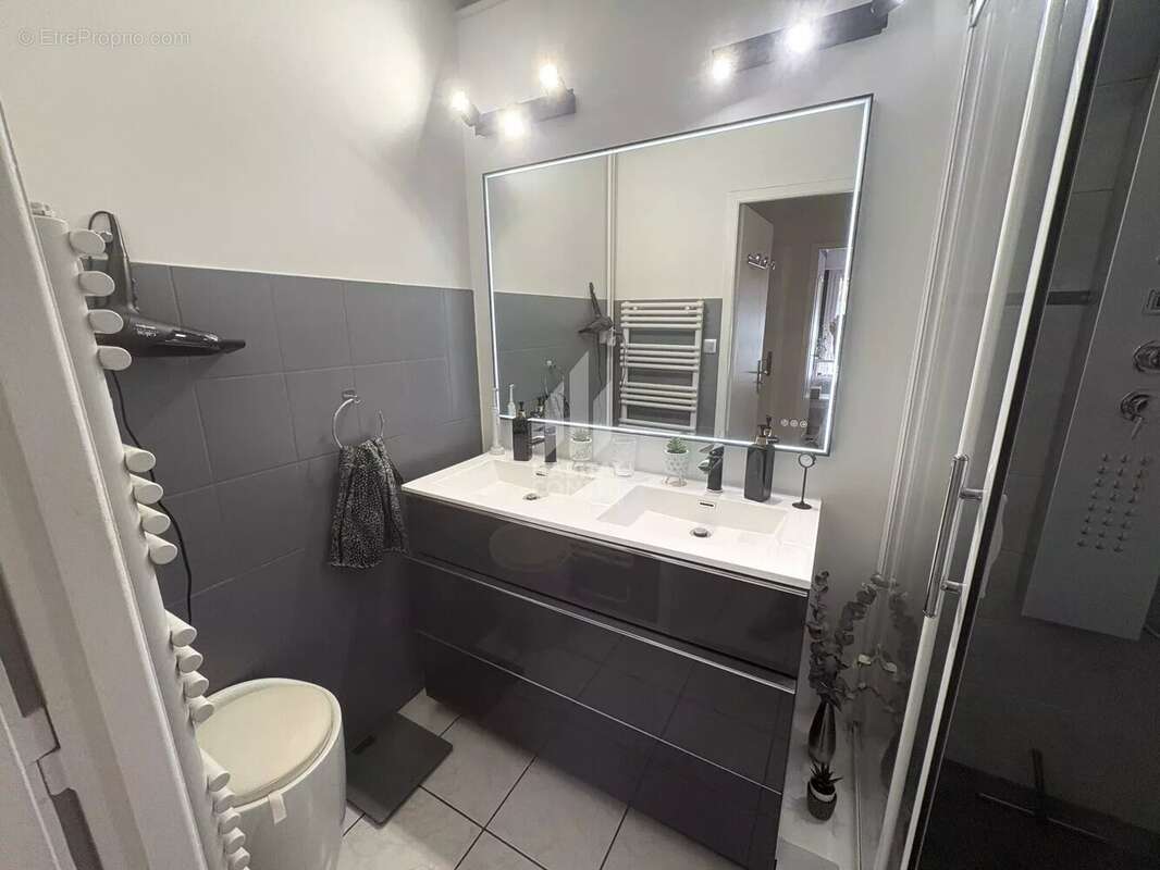 Appartement à MEYLAN