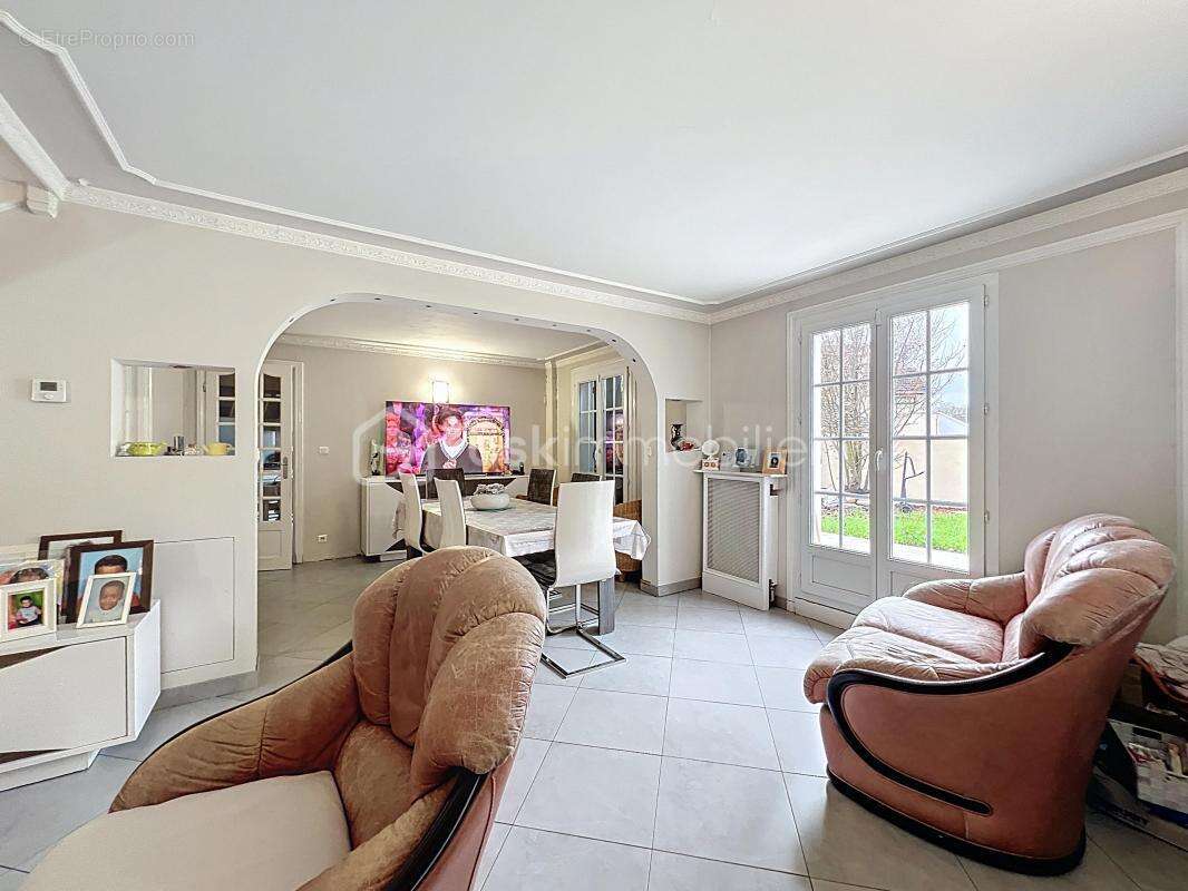 Maison à COMBS-LA-VILLE