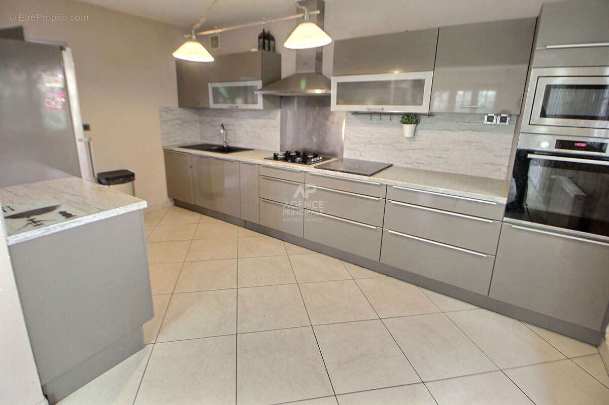 Maison à CHANTELOUP-LES-VIGNES