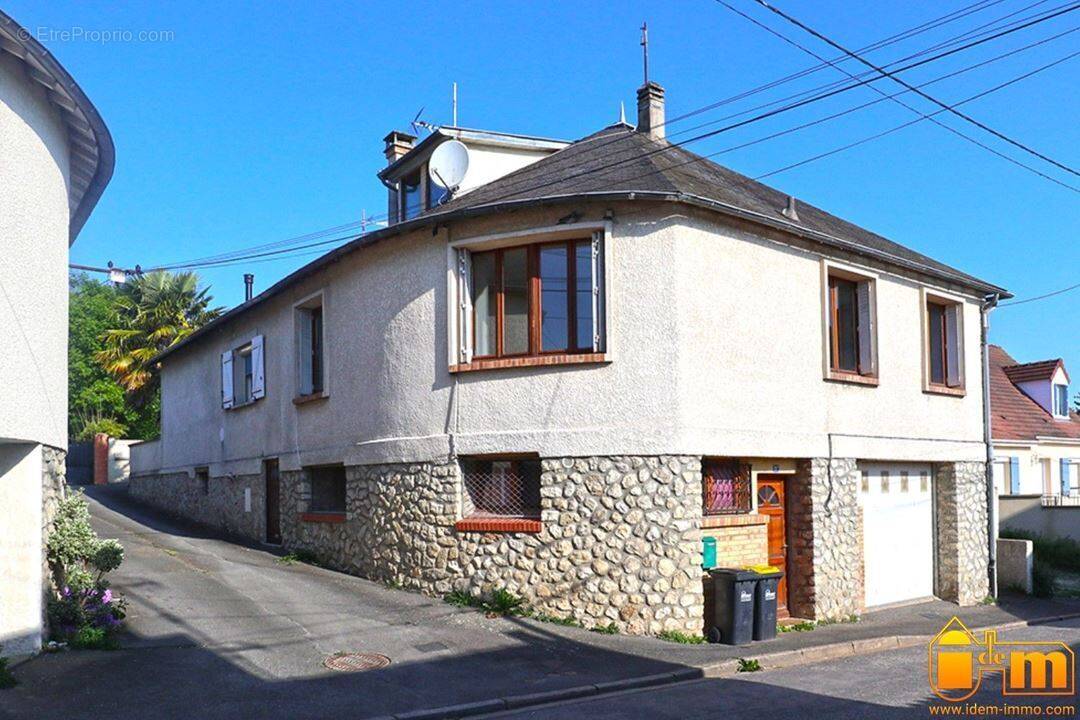 Maison à MEREVILLE