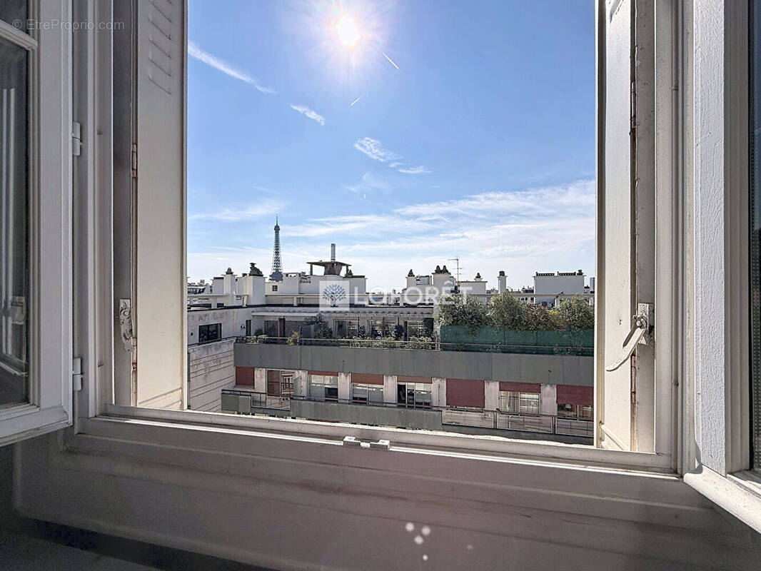 Appartement à PARIS-16E